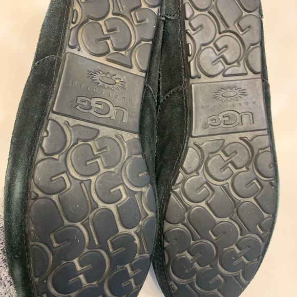 UGG - US 8 black genuine leather slippers shearling - Picture 3 of 6